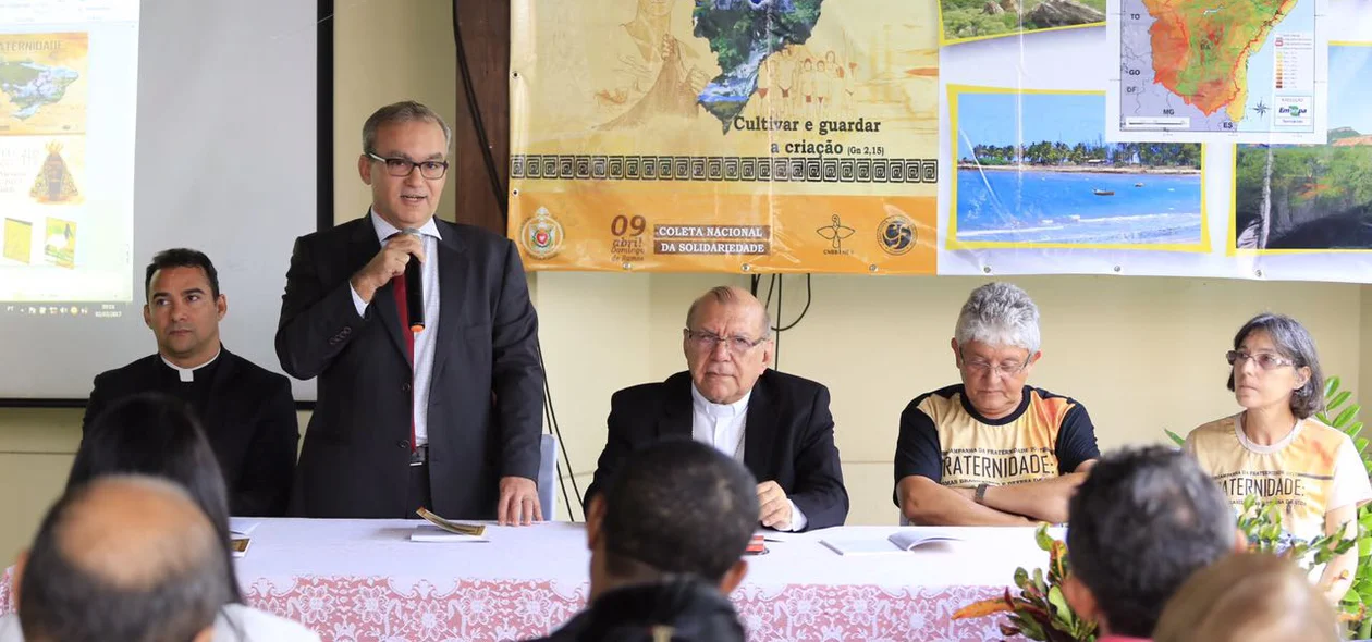 Prefeito Firmino Filho fala durante apresentação da Campanha da Fraternidade 2017