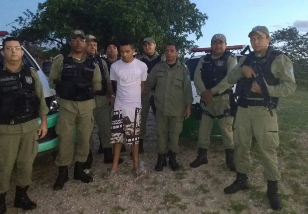 Fugitivo é preso por policiais militares de Jaicós