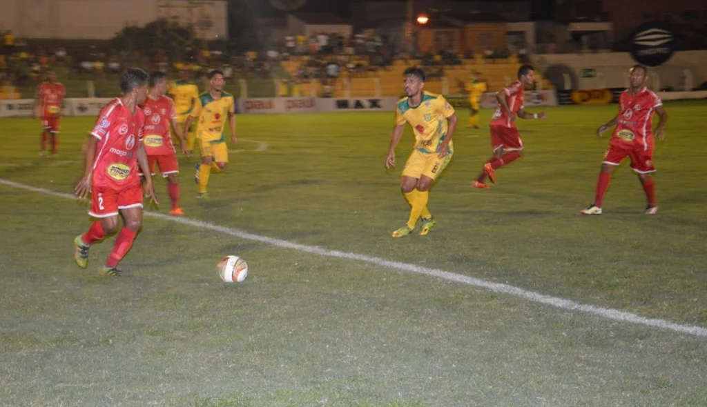 4 de Julho jogou melhor e venceu por 3 a 1.