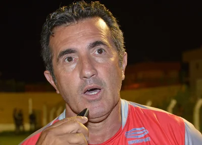 Treinador Paulo Moroni diz que Picos precisa de reforços.