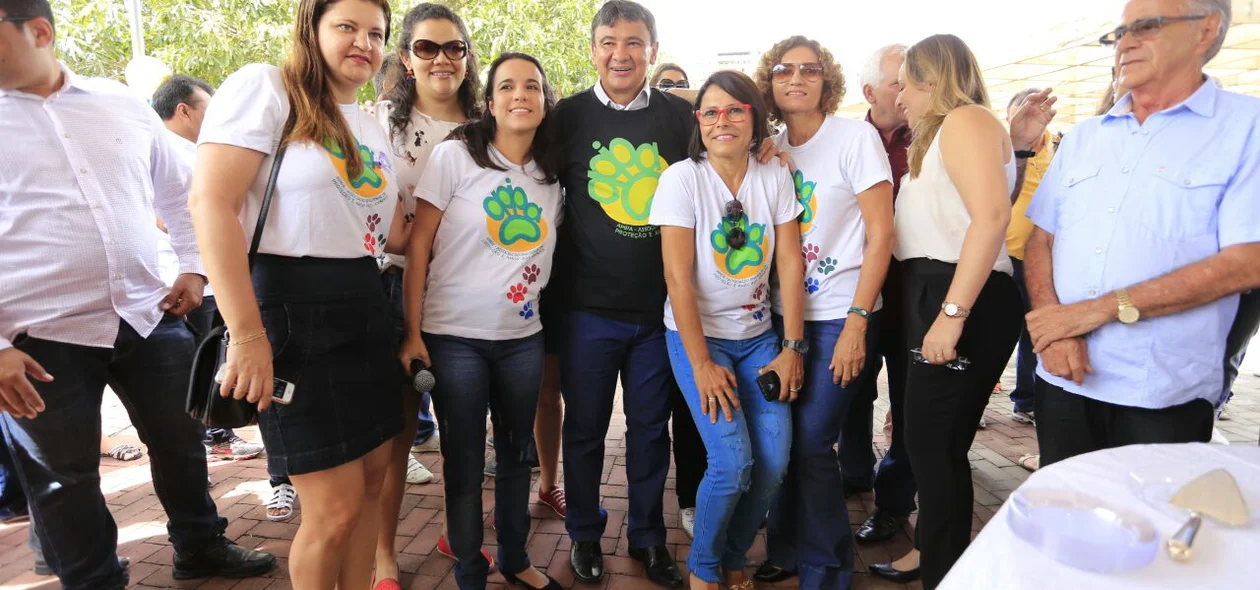Wellington com as administradoras da Apipa