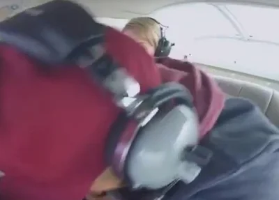 Americano votima após pedido de casamento em avião
