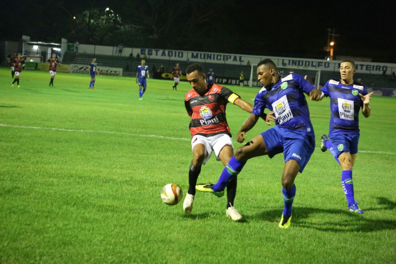 Flamengo-PI e Altos no Lindolfo Monteiro