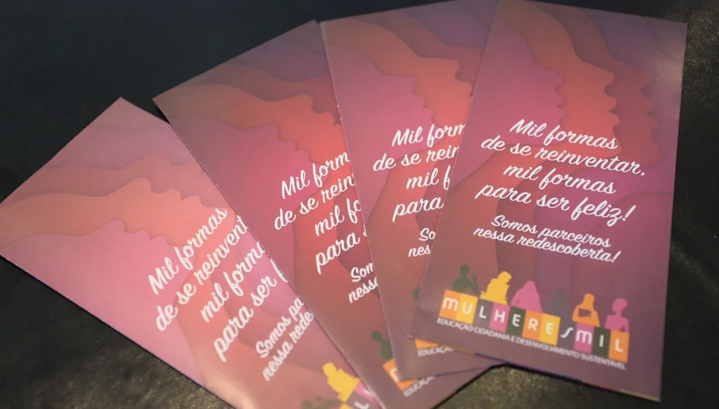Folheto homenageando mulheres