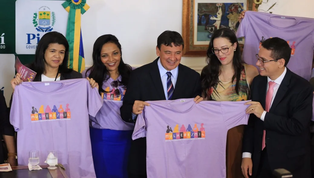 Governador Wellington Dias em solenidade de homenagem as mulheres