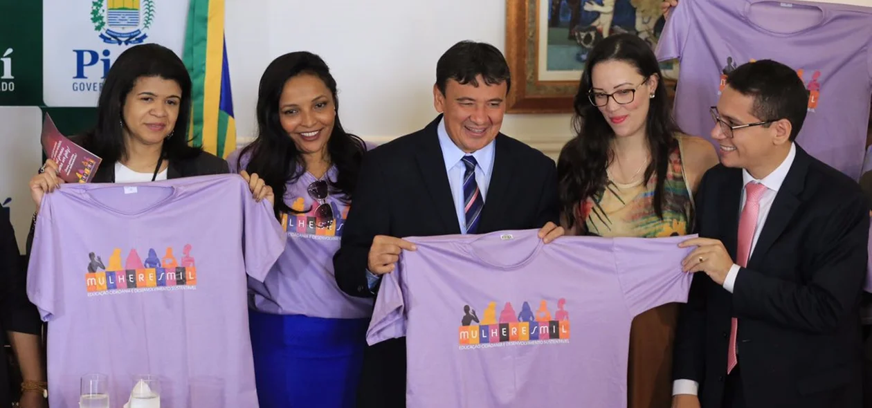 Governador Wellington Dias em solenidade de homenagem as mulheres