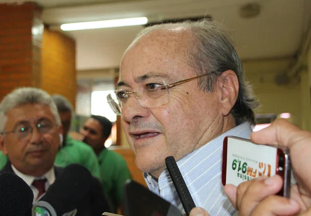 Presidente da Fundação Municipal de Saúde, Sílvio Mendes