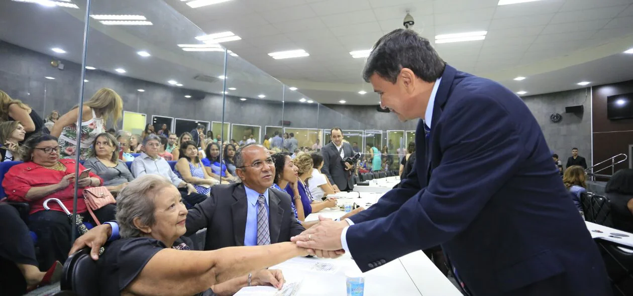 Sessão solene em alusão ao Dia da Mulher na Câmara