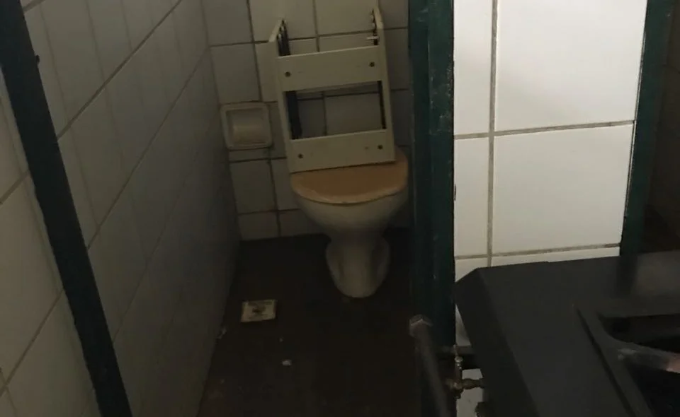 Vaso sanitário no local