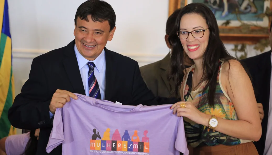 Wellington Dias homenageia mulheres