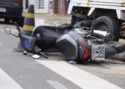 Motocicleta atingida durante a colisão