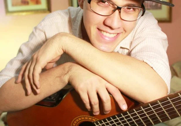 Cantor Thiago Reis