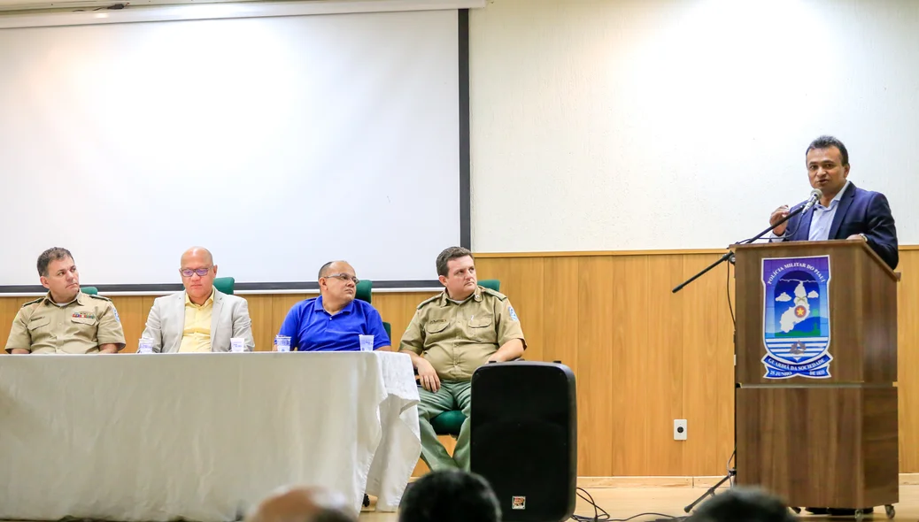 Fábio Abreu durante pronunciamento