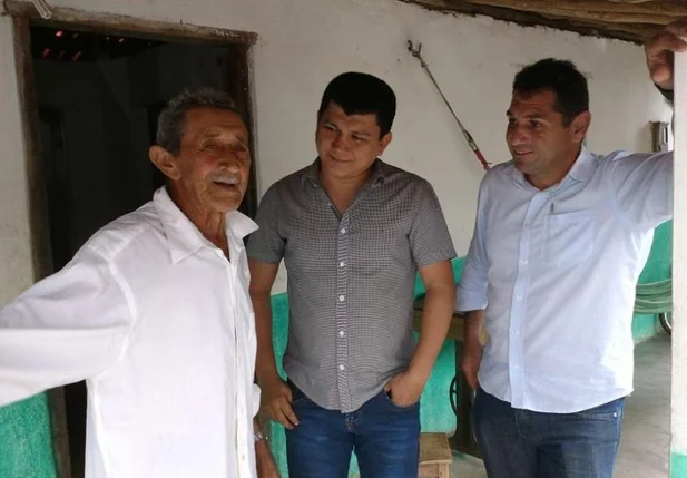 Prefeito de Cocal acompanha recuperação de estradas