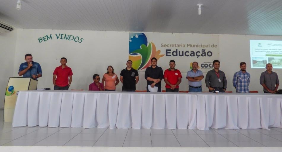 Prefeitura reúne comunidade para debater plano de saneamento básico