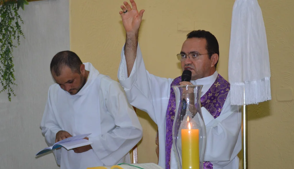 Novena-missa foi presidida pelo Padre Joãozinho