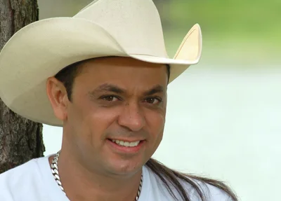 Cantor Frank Aguiar 