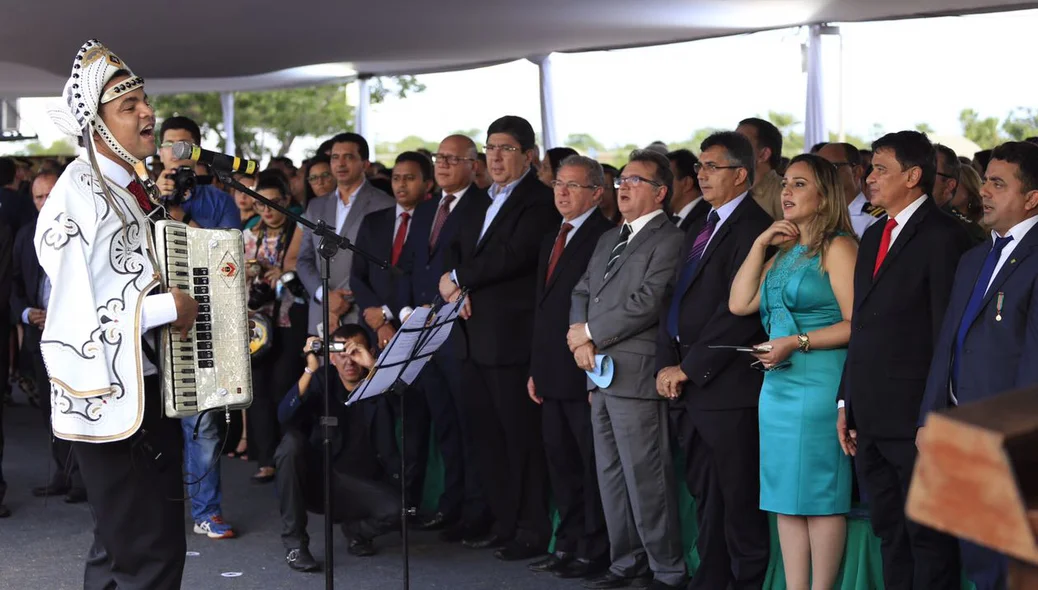 Chambinho cantando