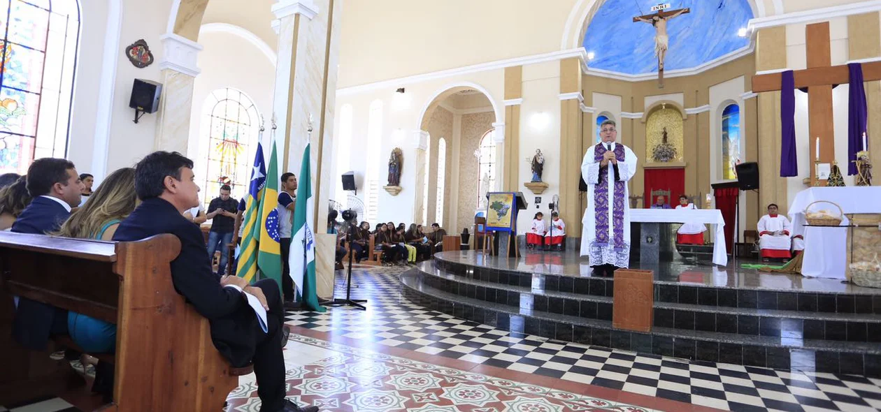Missa na Catedral de Santo Antônio