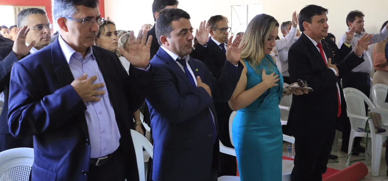 Momento de oração no culto