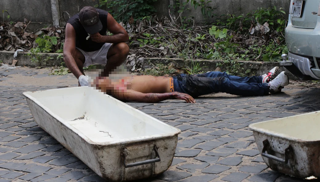 Pai chora após morte do filho