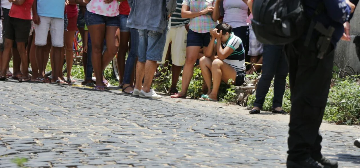 Populares no local do crime