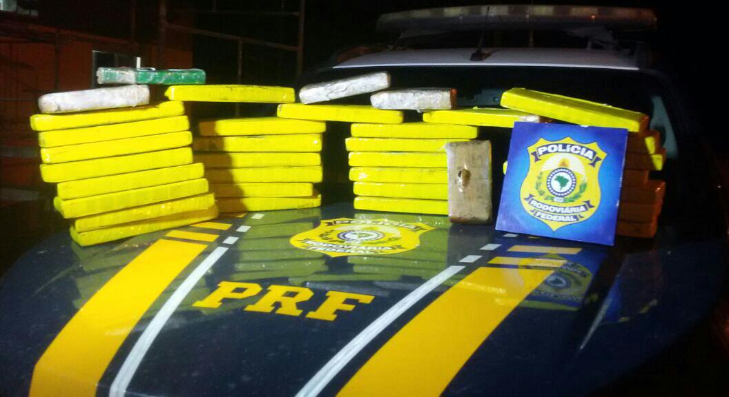 30 tabletes de maconha são apreendidos