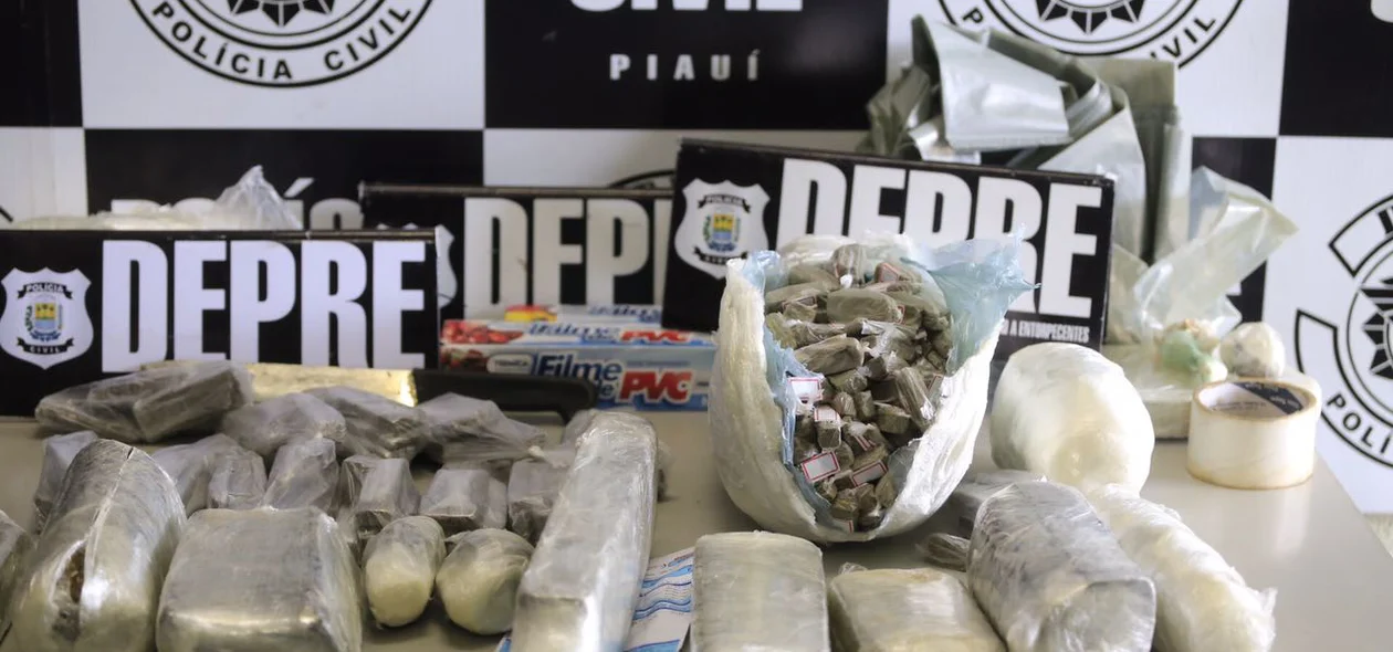 Entorpecentes apreendidos pela polícia em Água Branca