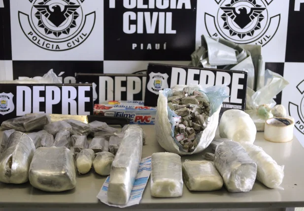 Entorpecentes apreendidos pela polícia em Água Branca
