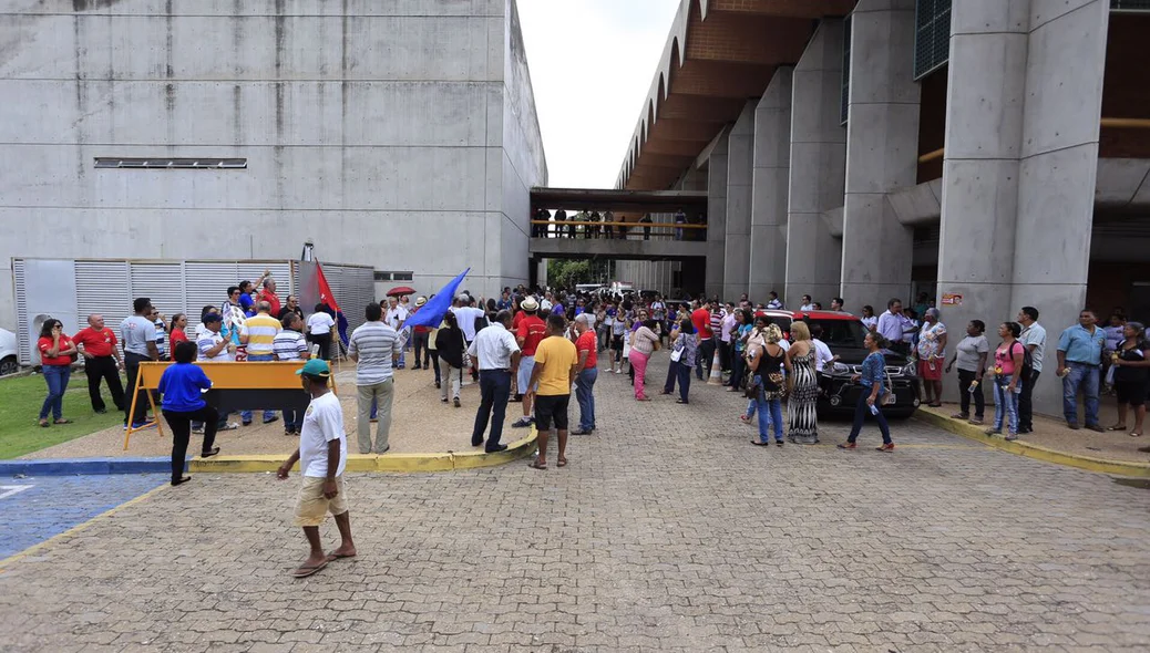 Grupo reunido na Alepi