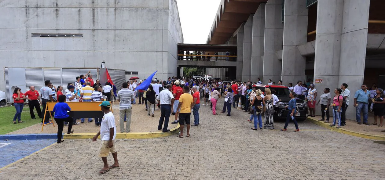 Grupo reunido na Alepi