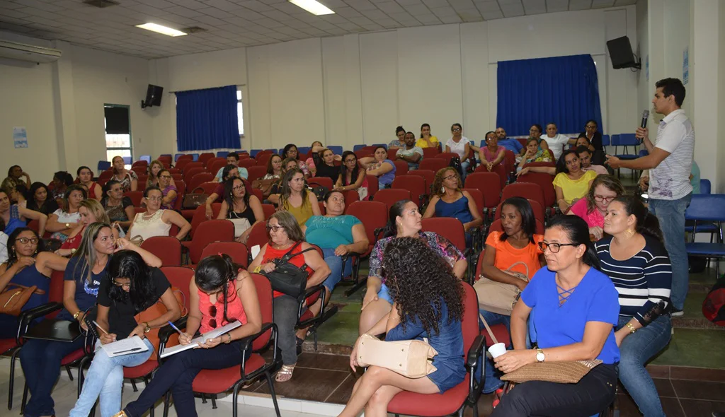 Debate envolveu os servidores da Educação.