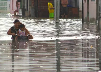 Chuva provoca alagamentos em Parnaíba