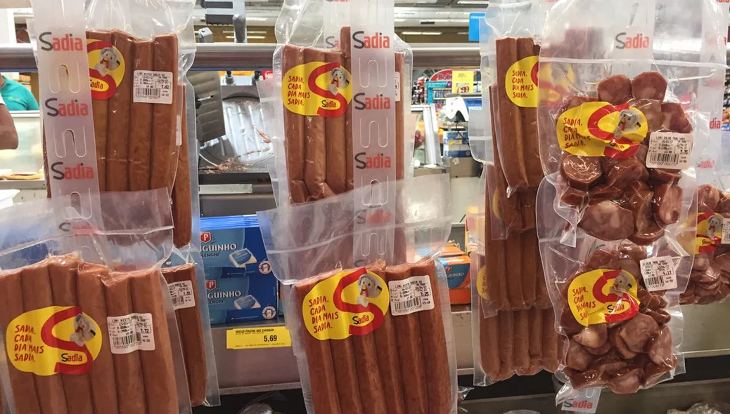Linguiça da Sadia encontrada no Supermercado Carvalho 