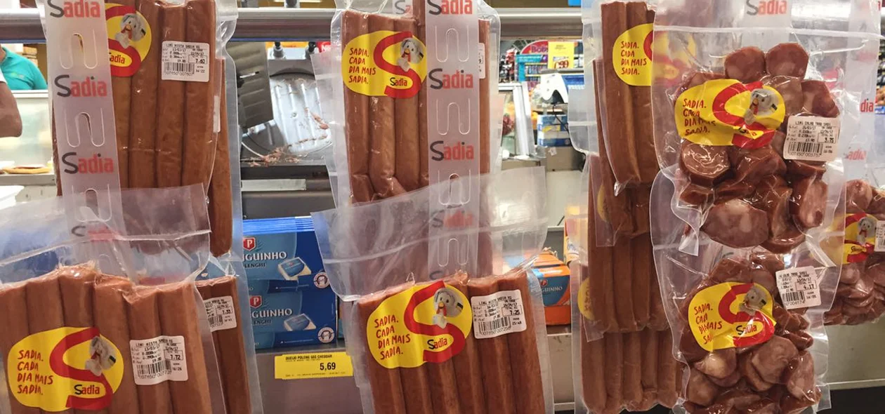 Linguiça da Sadia encontrada no Supermercado Carvalho 