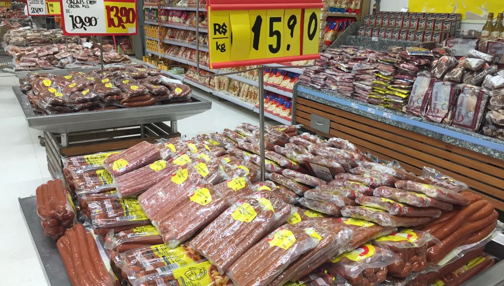Linguiça da Sadia encontrada no Extra Supermercado