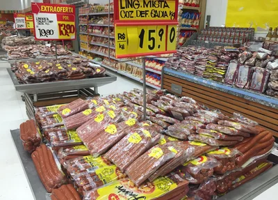 Linguiça da Sadia encontrada no Extra Supermercado