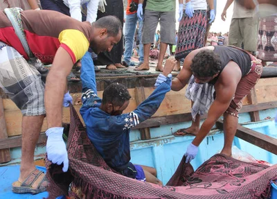 Refugiados são mortos em ataque a navio