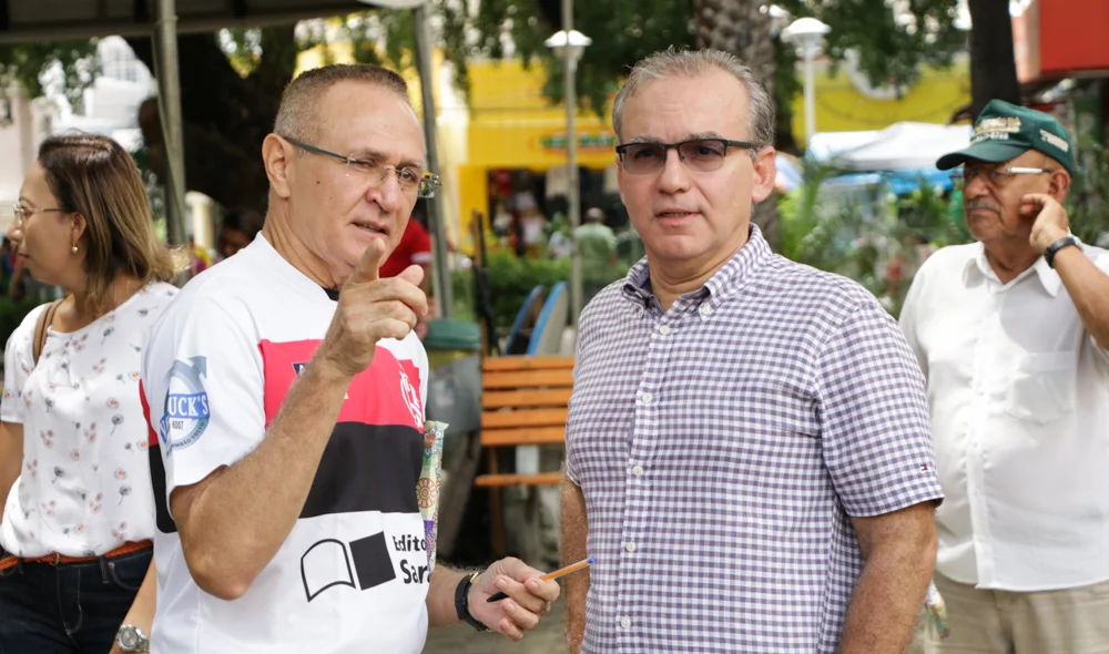 Prefeito Firmino Filho no centro de Teresina