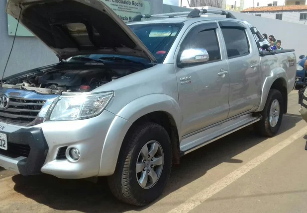 Hilux recuperada pela Polícia Militar Rodoviária Federal no Piauí