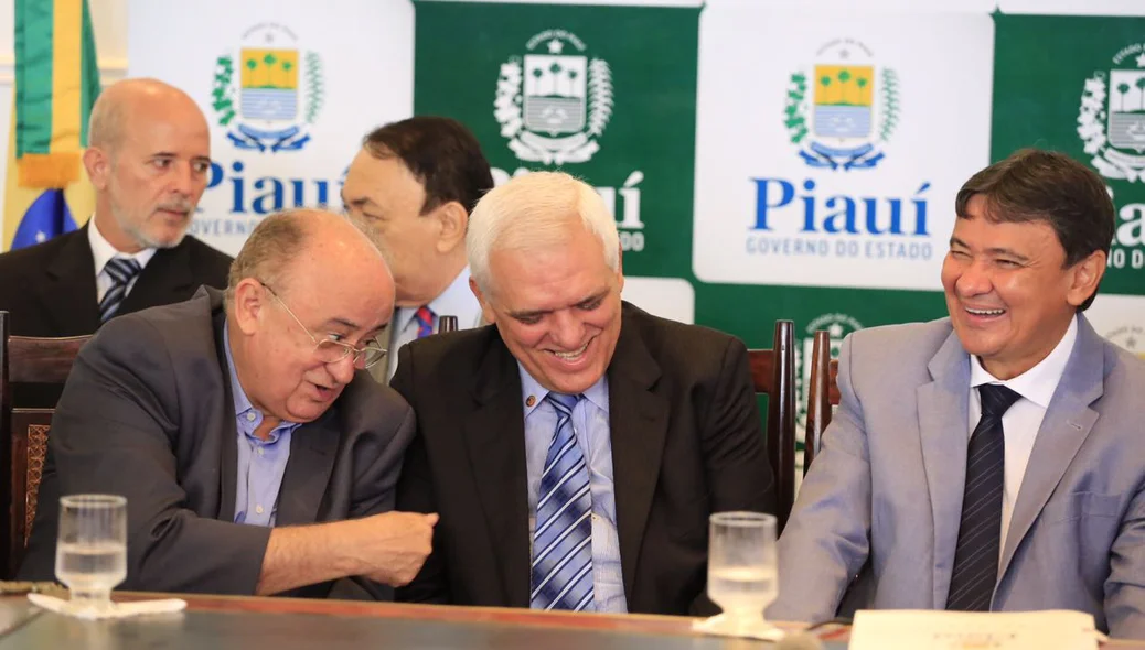 Governador participa de posse dos novos gestores