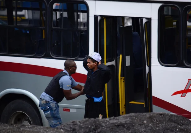 Assalto a ônibus com reféns no Rio de Janeiro