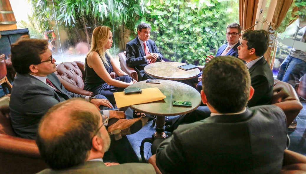 Governador participando de discursão sobre PPPs