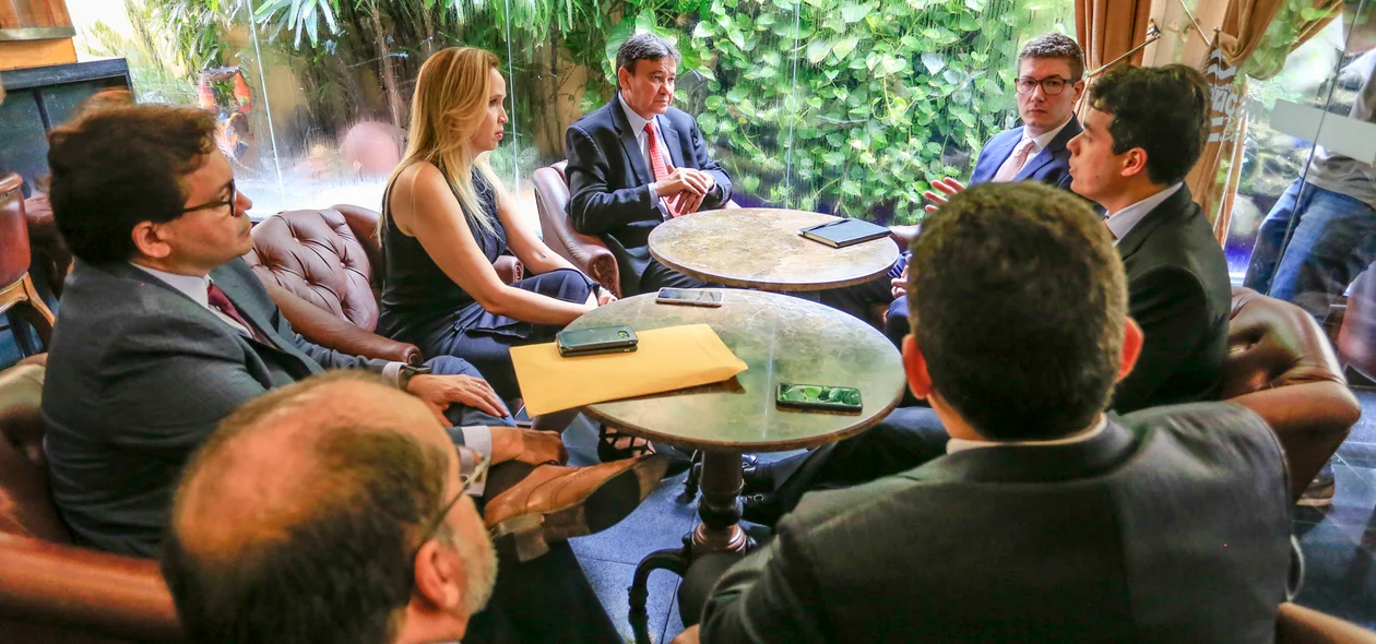 Governador participando de discursão sobre PPPs