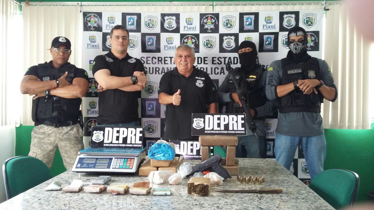 Material apreendido por policiais da Depre