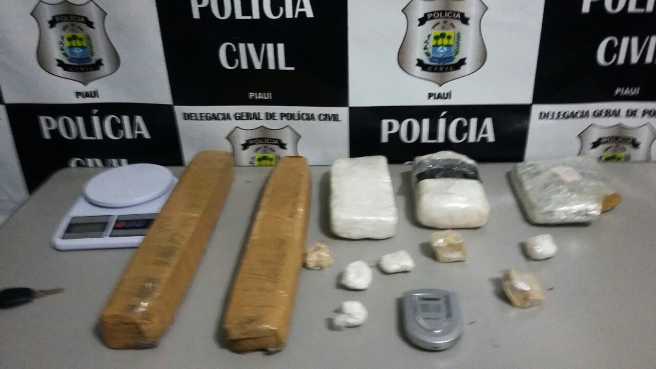 Material apreendido com o acusado
