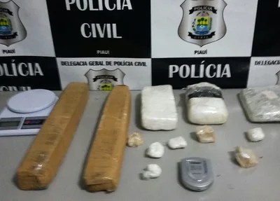 Material apreendido com o acusado