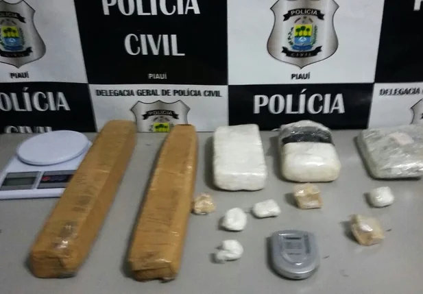 Material apreendido com o acusado