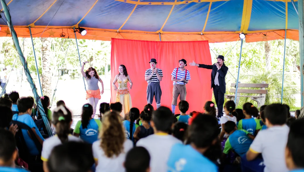 Artes Cênicas, apresentações de teatro 