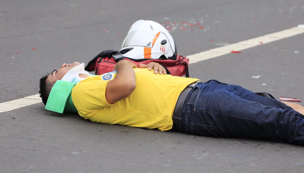 Motociclista foi levado ao HUT